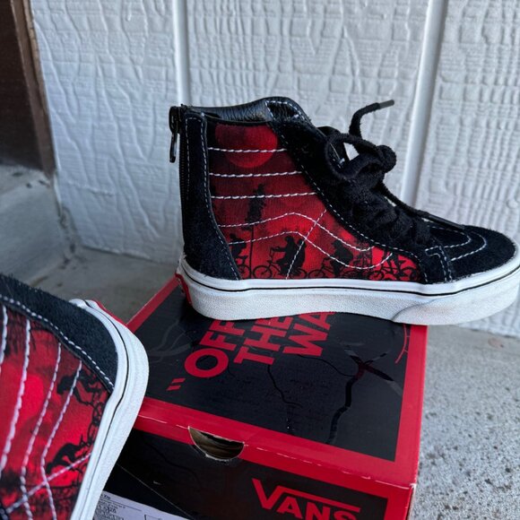 VANS x Stranger Things Sk8-Hi Zip Reissue Friends Don't Lie KIDS SHOES - Picture 8 of 11